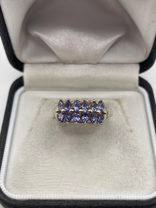 9ct gold tanzanite and diamond ring