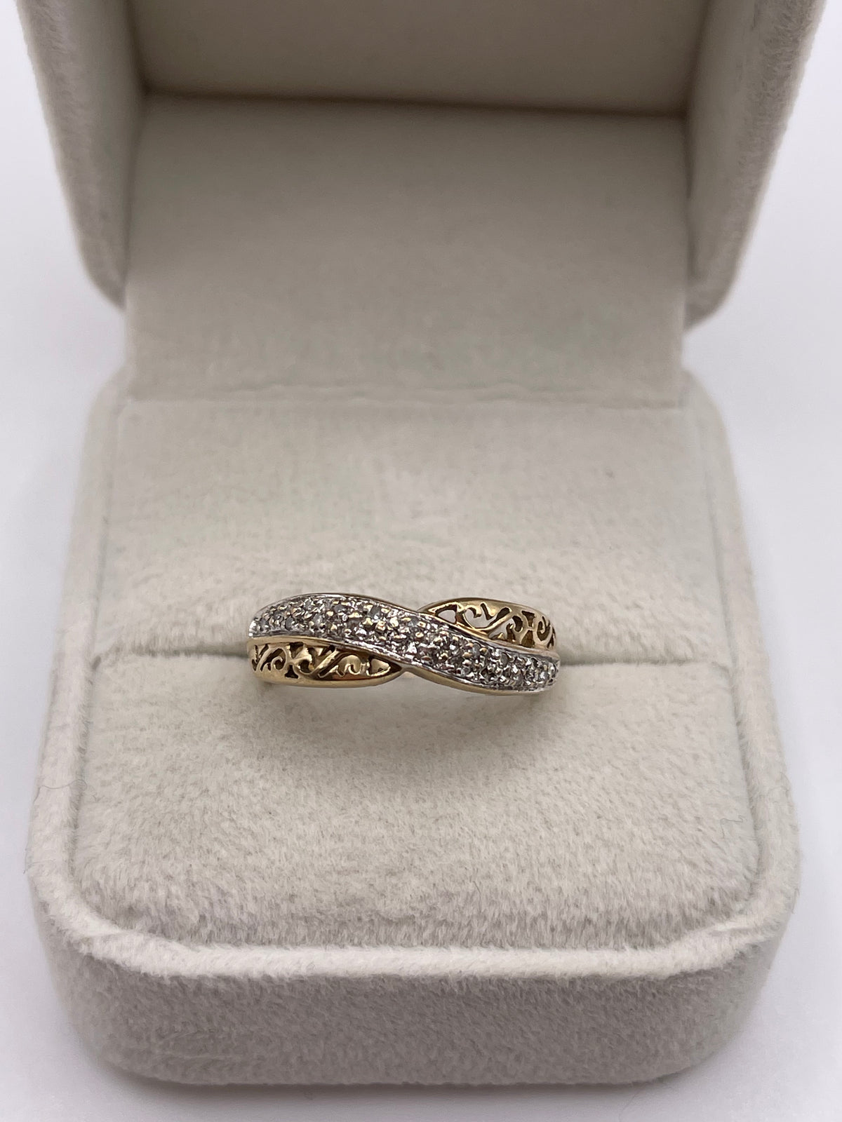 9ct gold diamond cluster ring