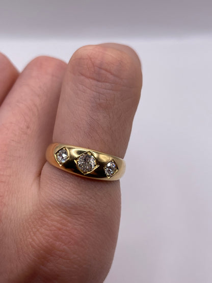 Antique 18ct gold 3 stone diamond gypsy ring
