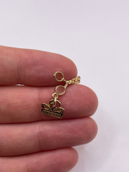 9ct gold scissors and comb charm