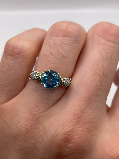 9ct gold topaz and diamond ring