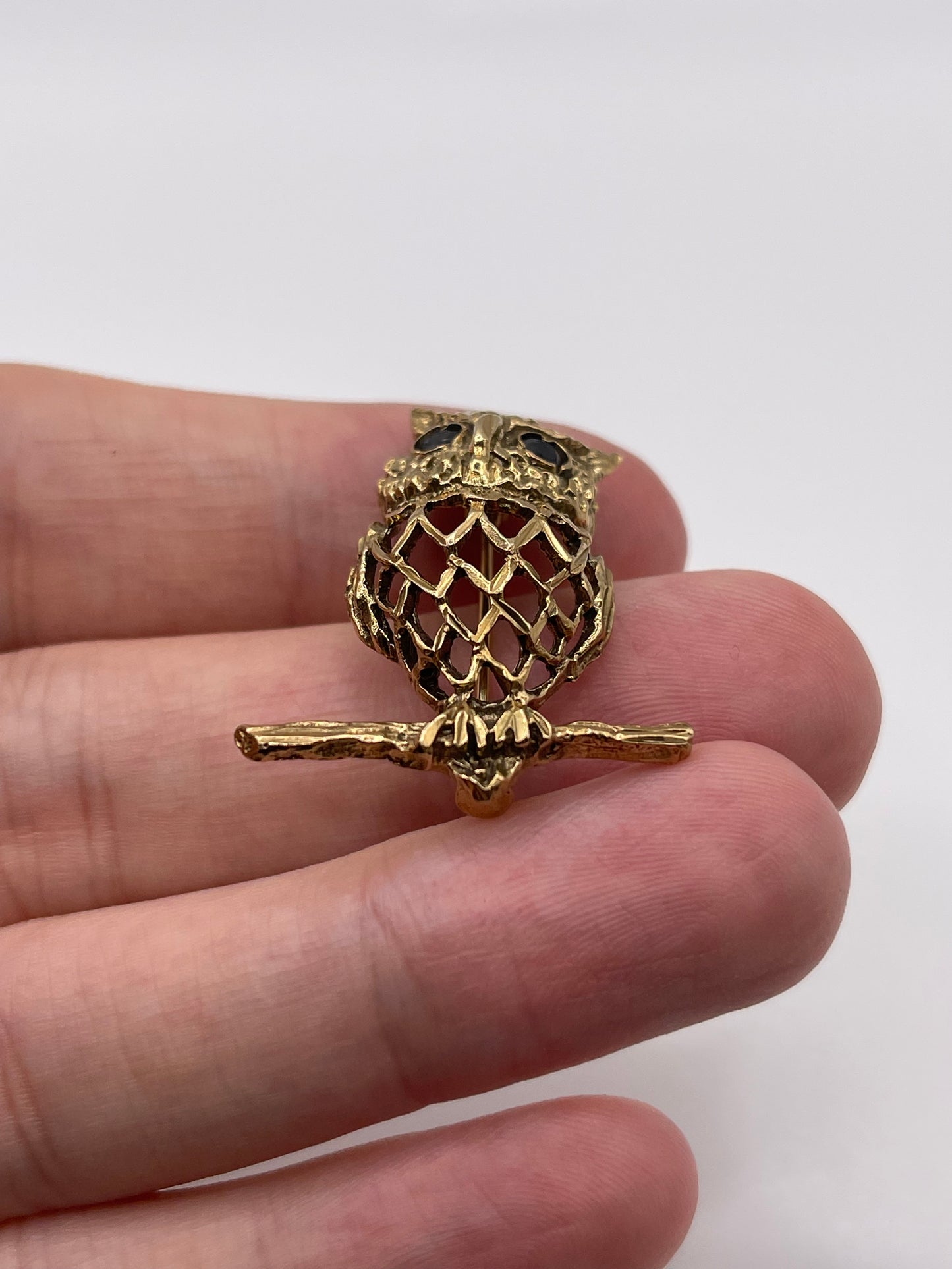 9ct gold sapphire owl brooch