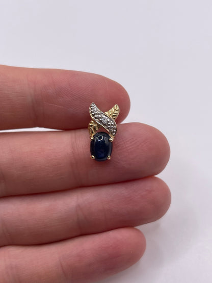 9ct gold cabochon sapphire and diamond pendant