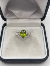 Load image into Gallery viewer, Silver peridot ring
