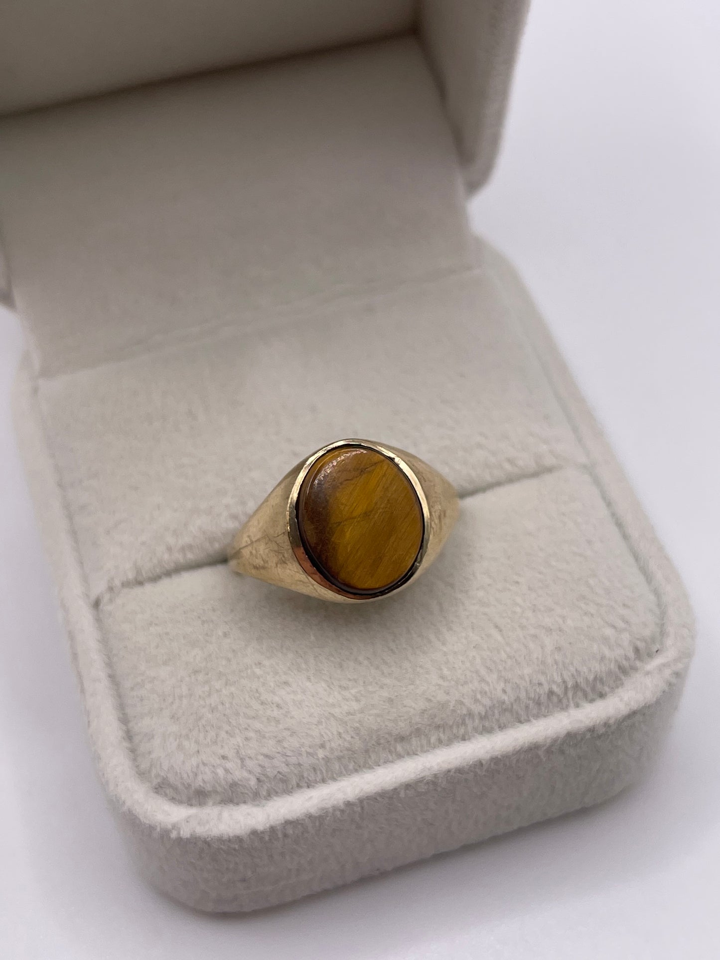 9ct gold tigers eye signet ring