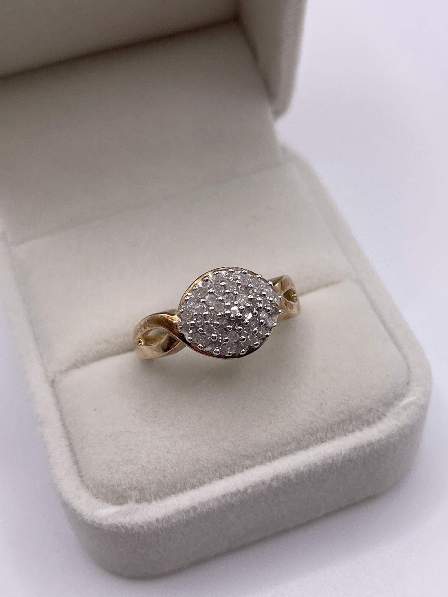 9ct gold diamond cluster ring