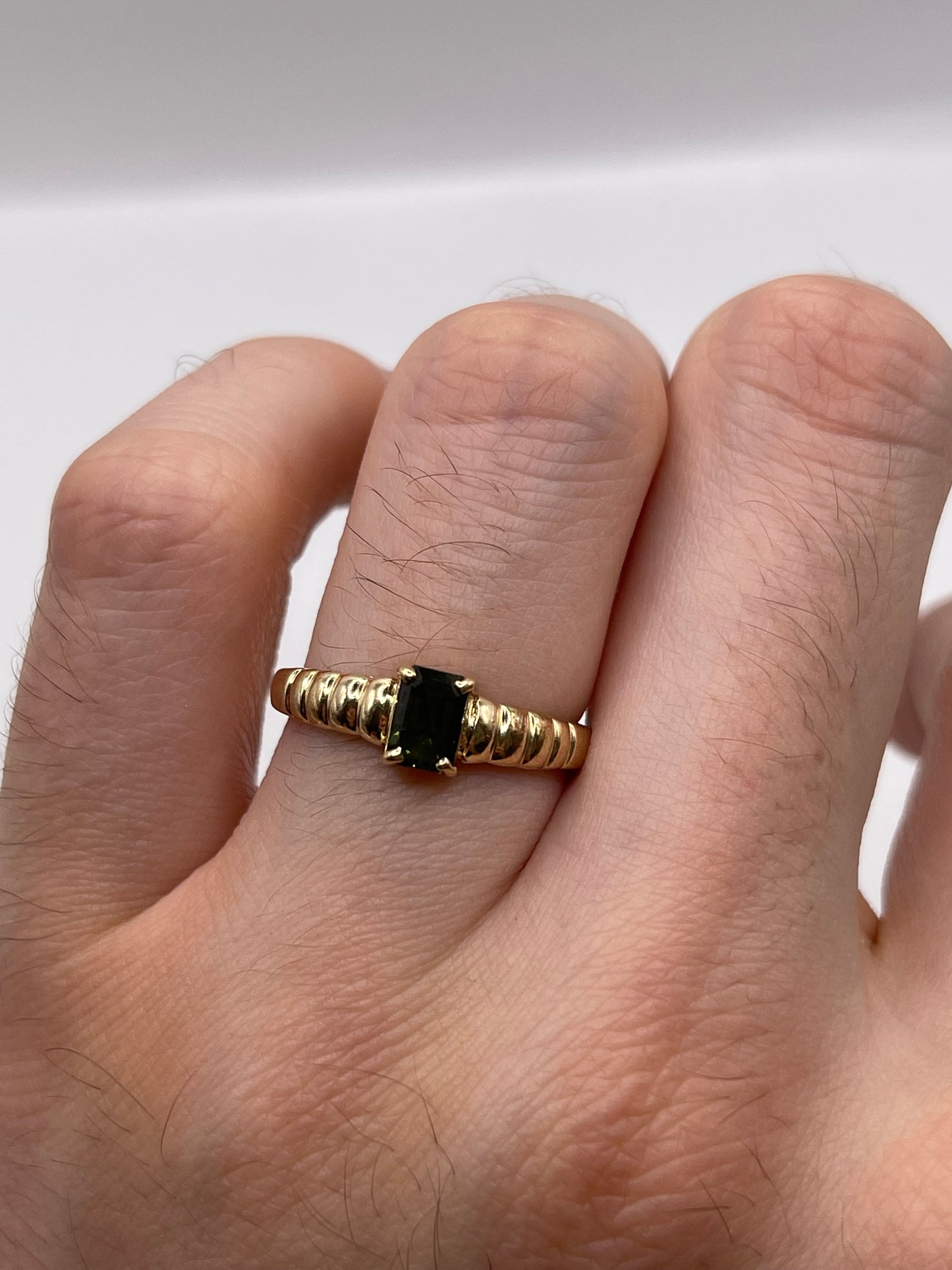 9ct gold tourmaline ring