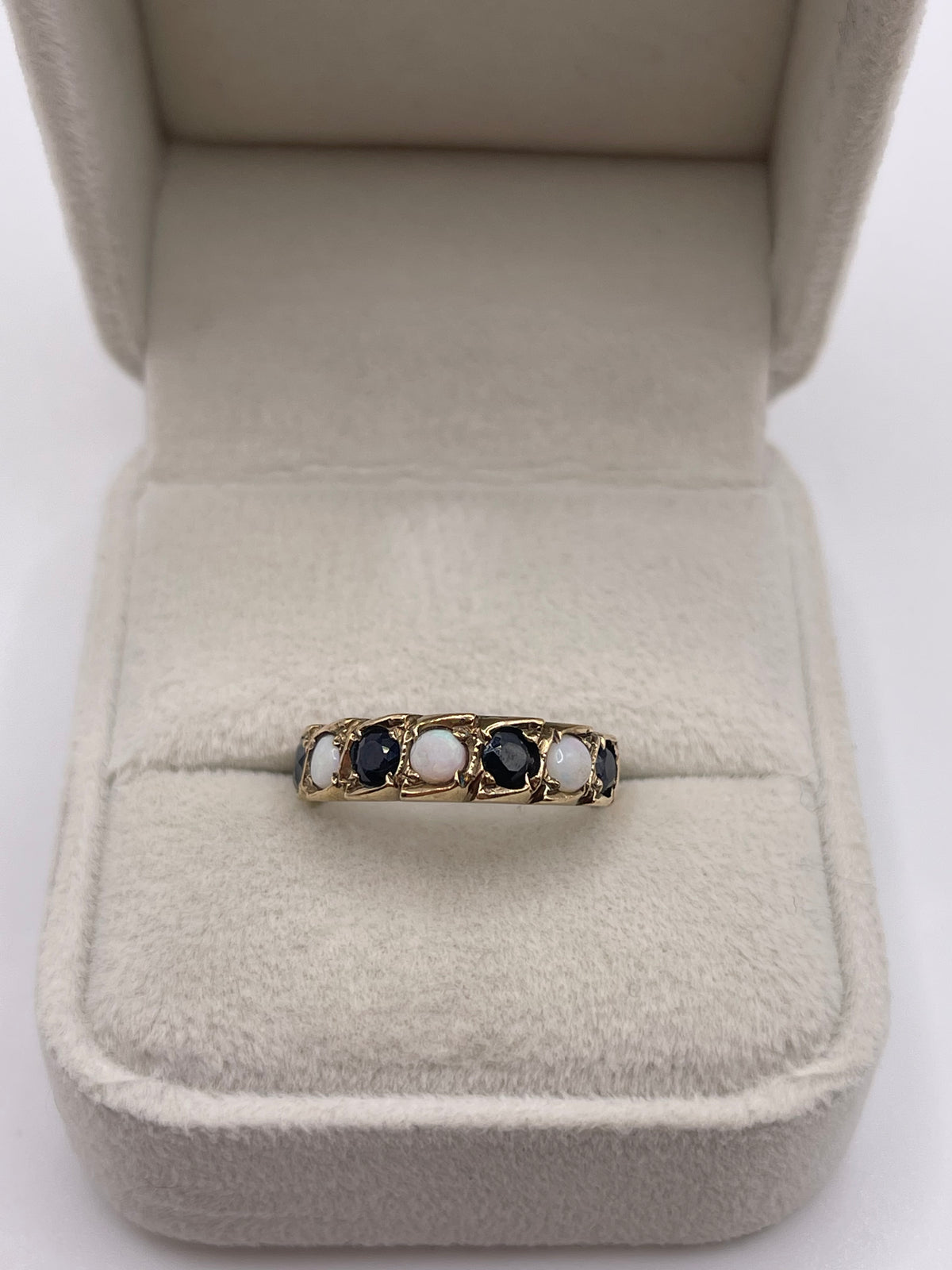 9ct gold sapphire and opal ring