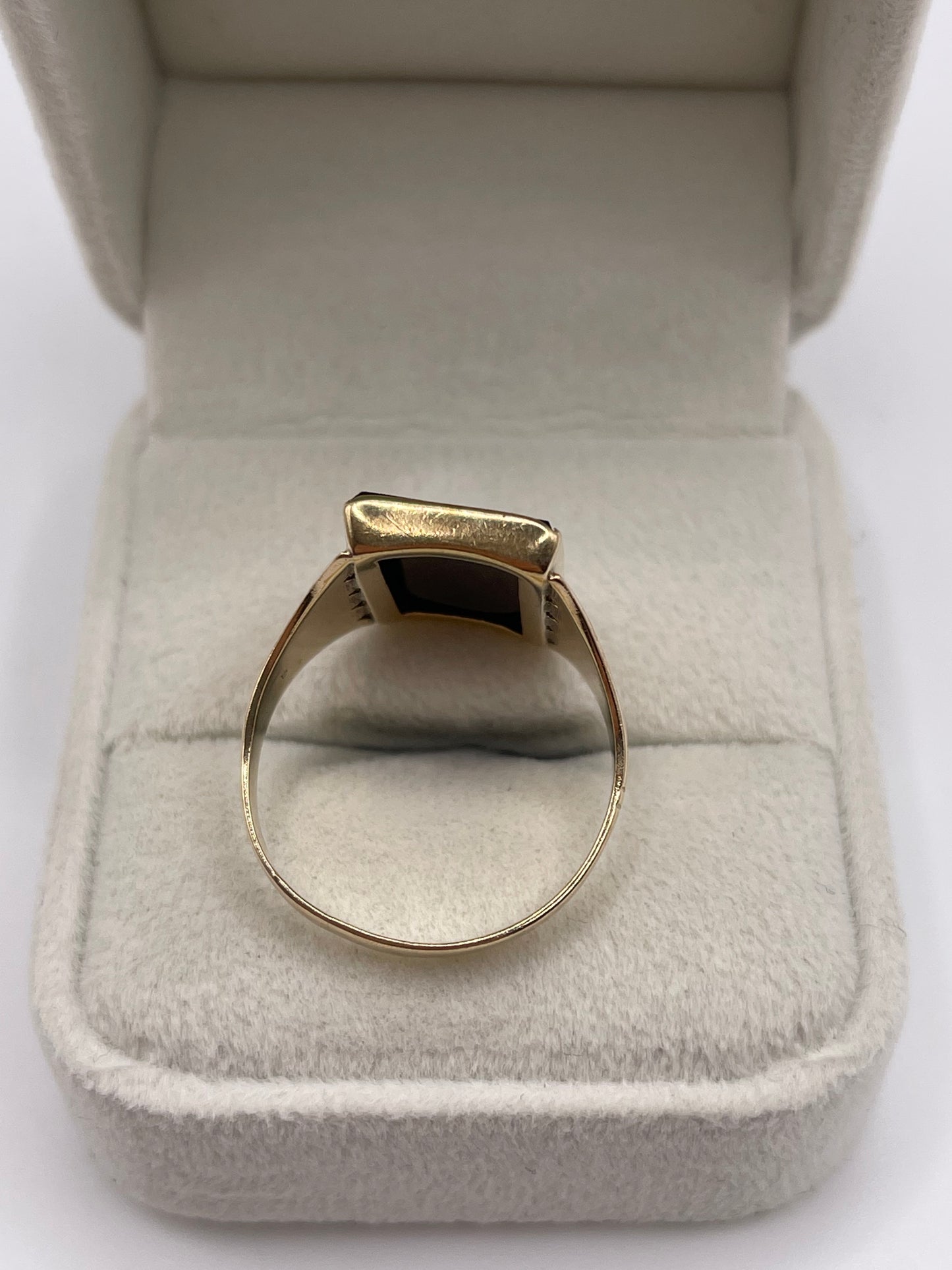 9ct gold onyx ring