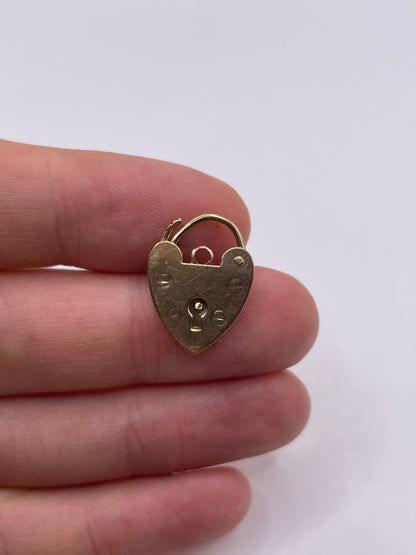 9ct gold padlock 2