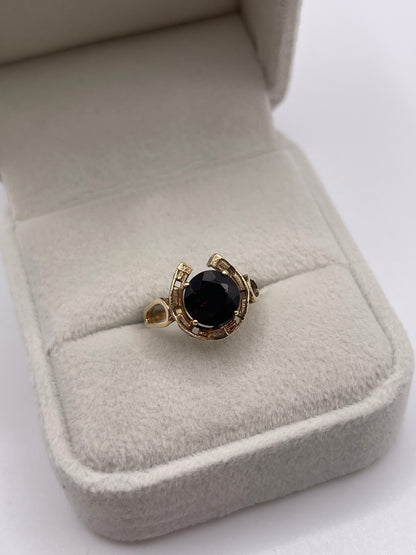 9ct gold garnet horseshoe ring