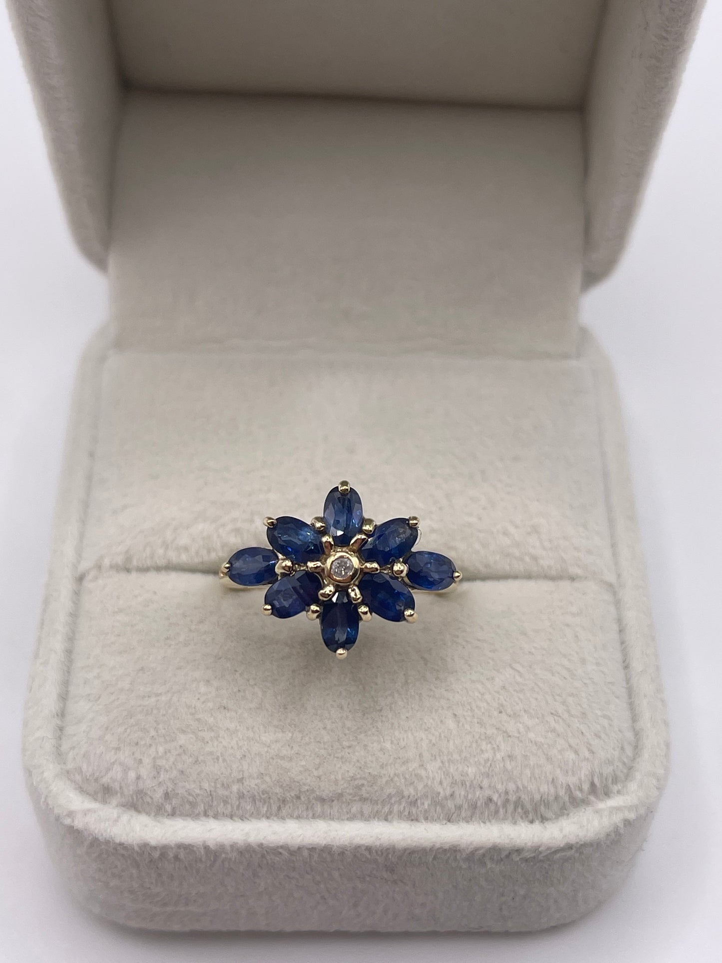 9ct gold sapphire and diamond ring