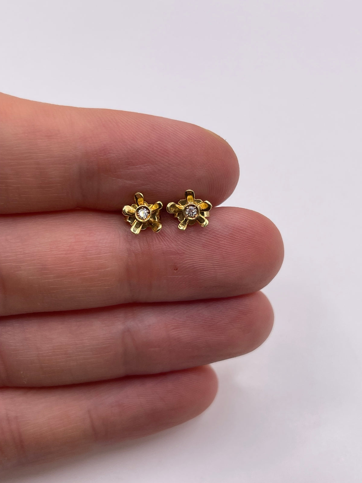18ct gold diamond earrings