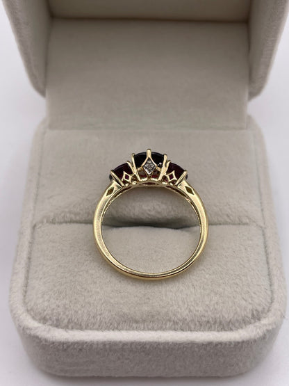 9ct gold garnet and diamond ring
