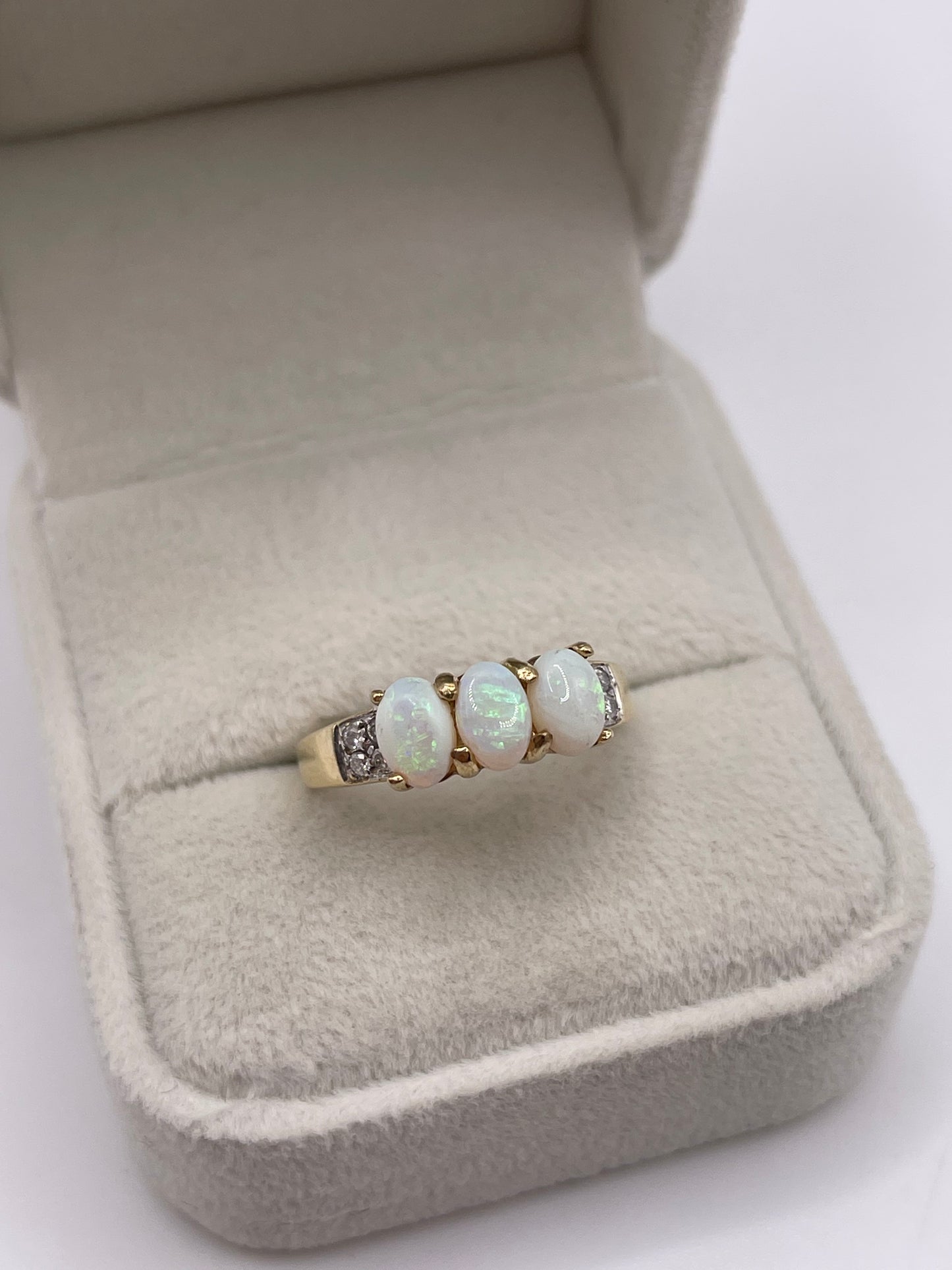 9ct gold opal and diamond ring