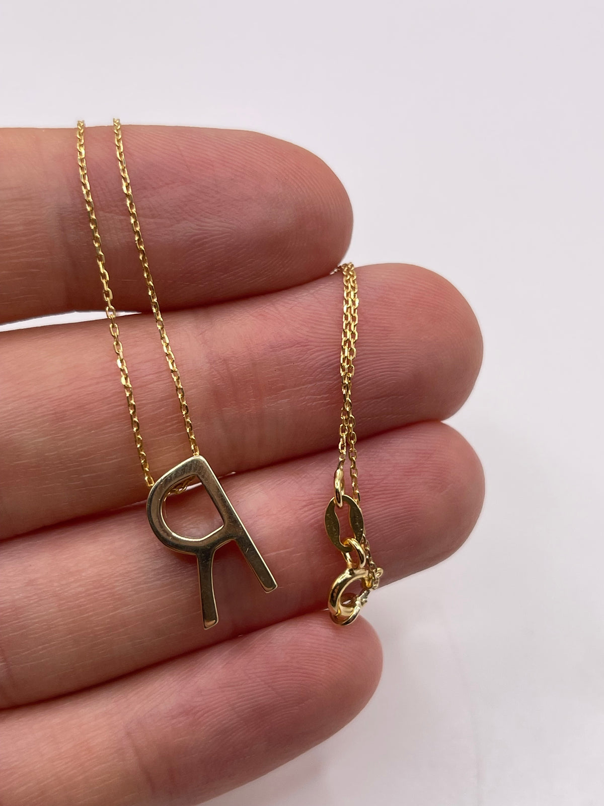 9ct gold initial R necklace