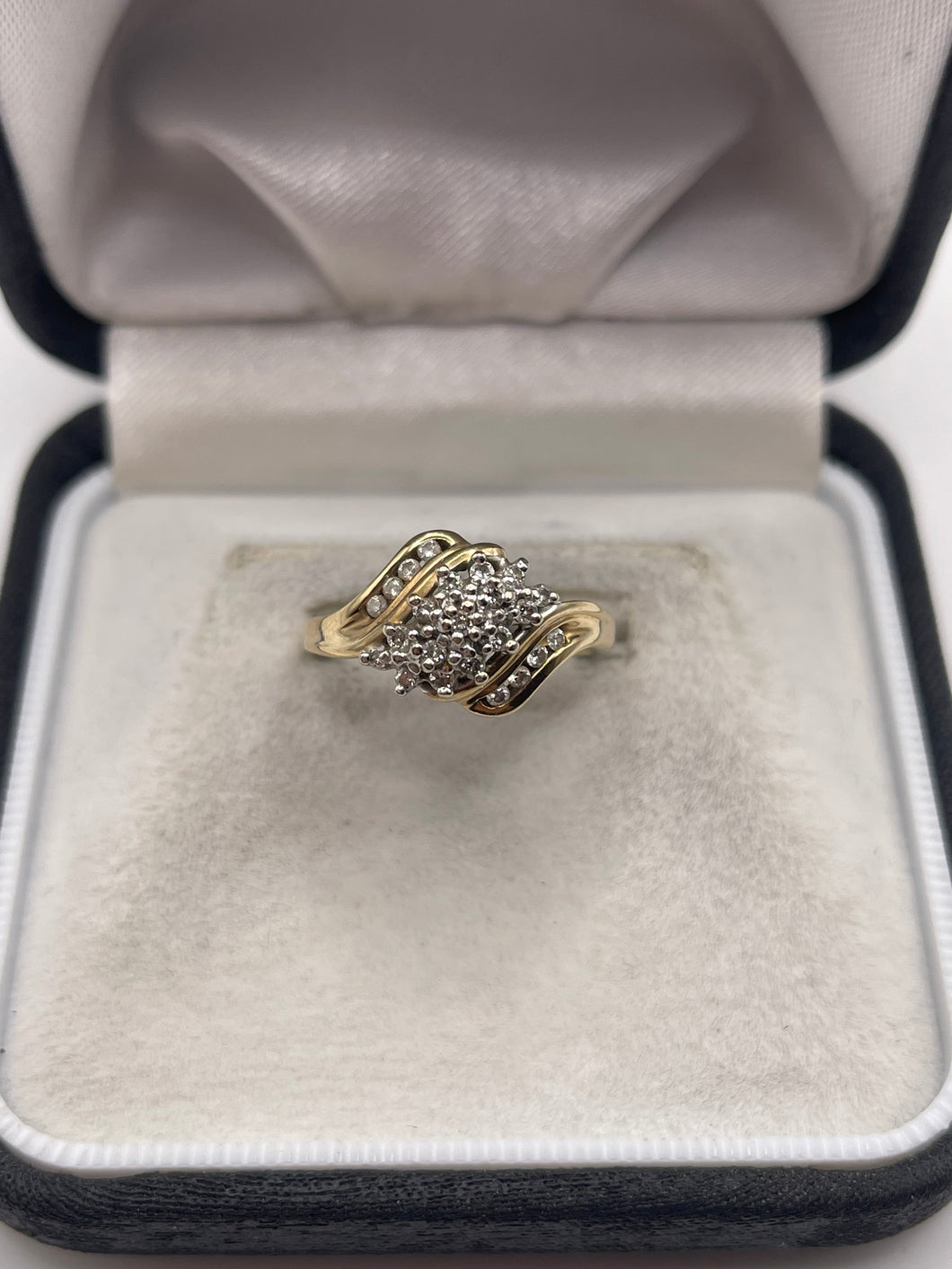 9ct gold diamond cluster ring