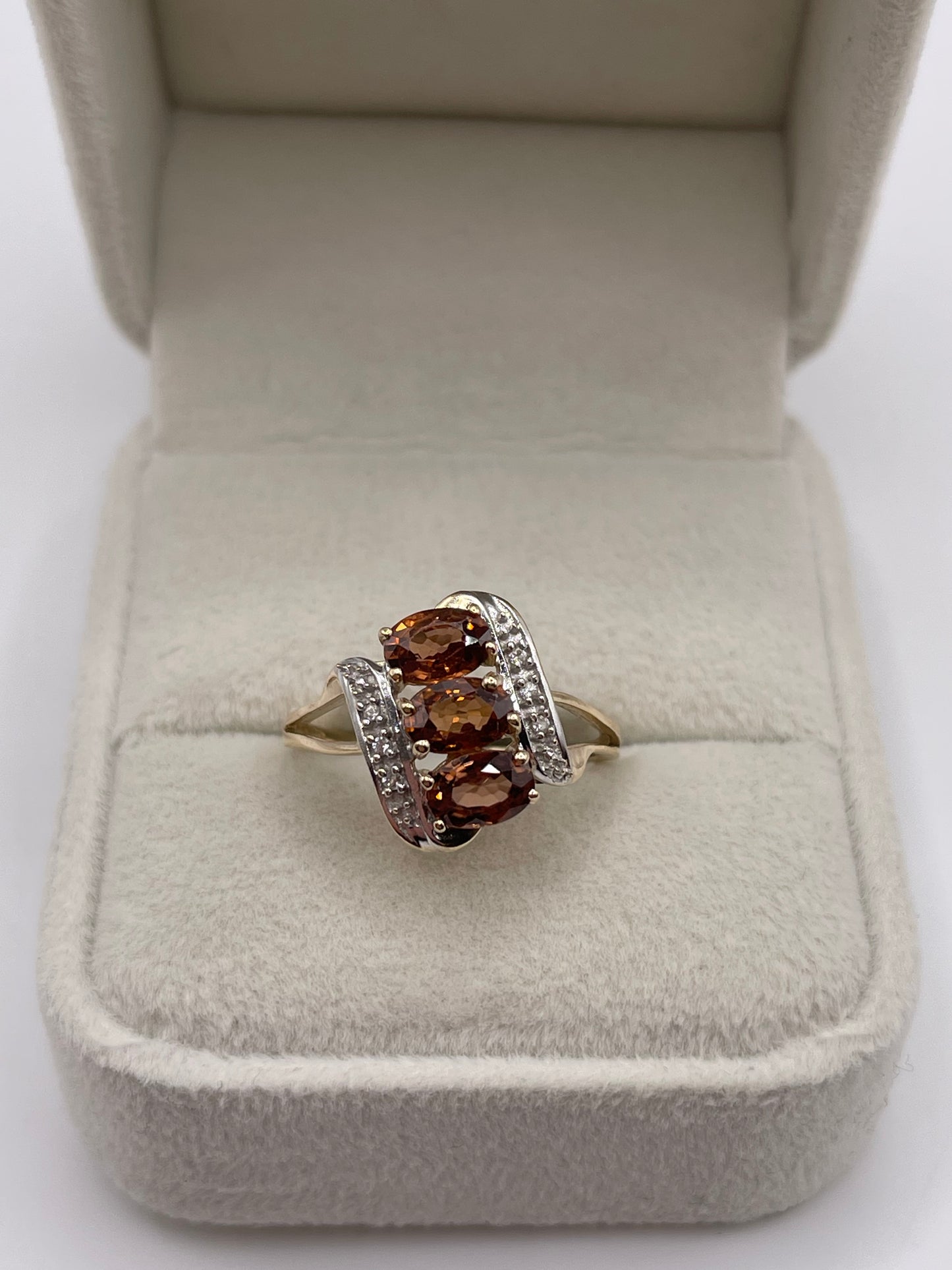 9ct gold zircon cluster ring