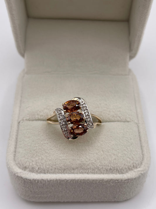 9ct gold zircon cluster ring