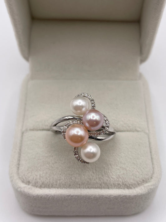 9ct white gold pearl and diamond ring