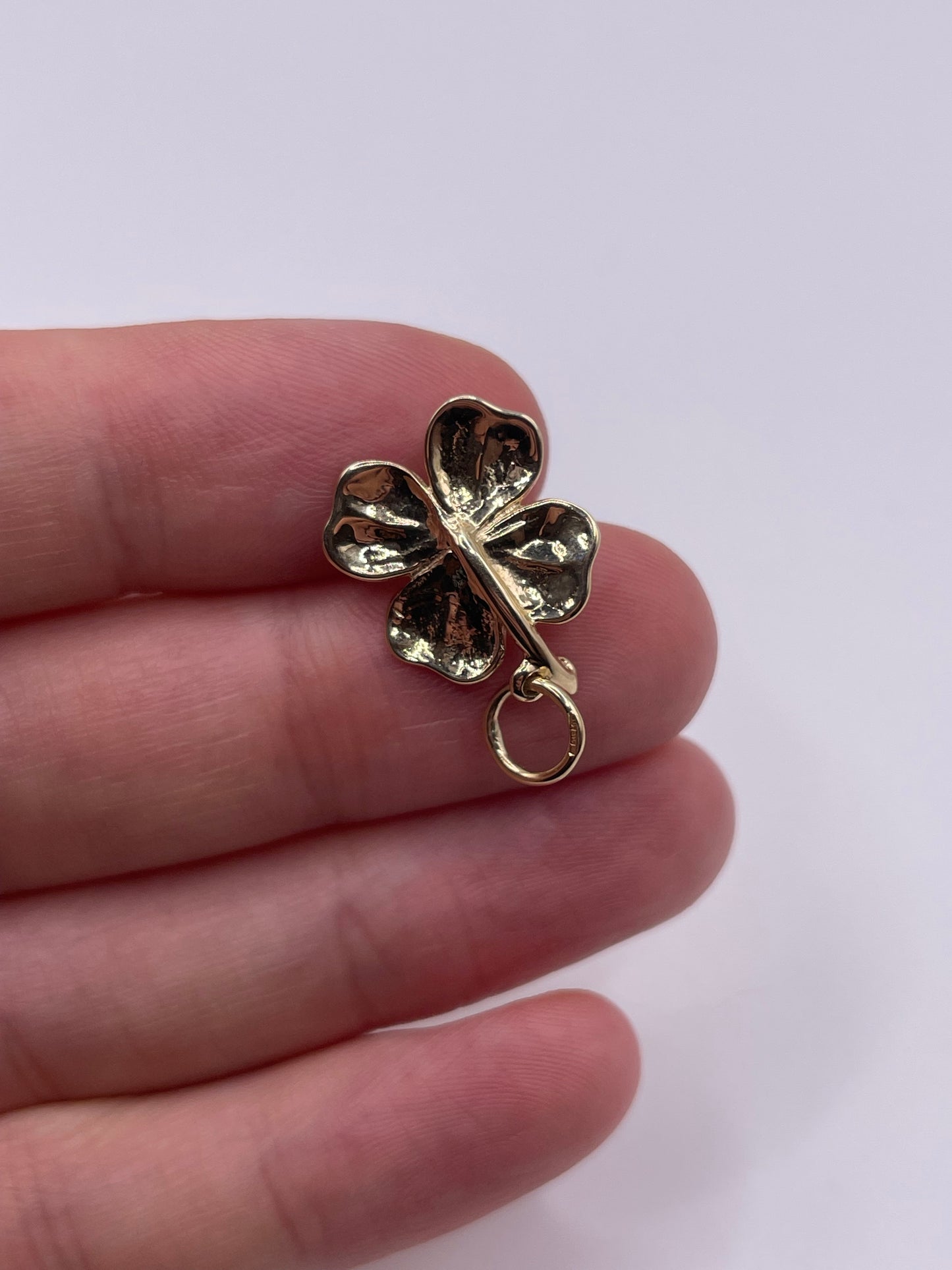 9ct gold 4 leaf clover pendant