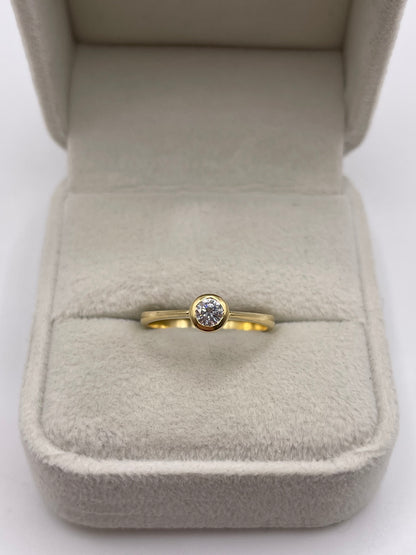18ct gold diamond ring