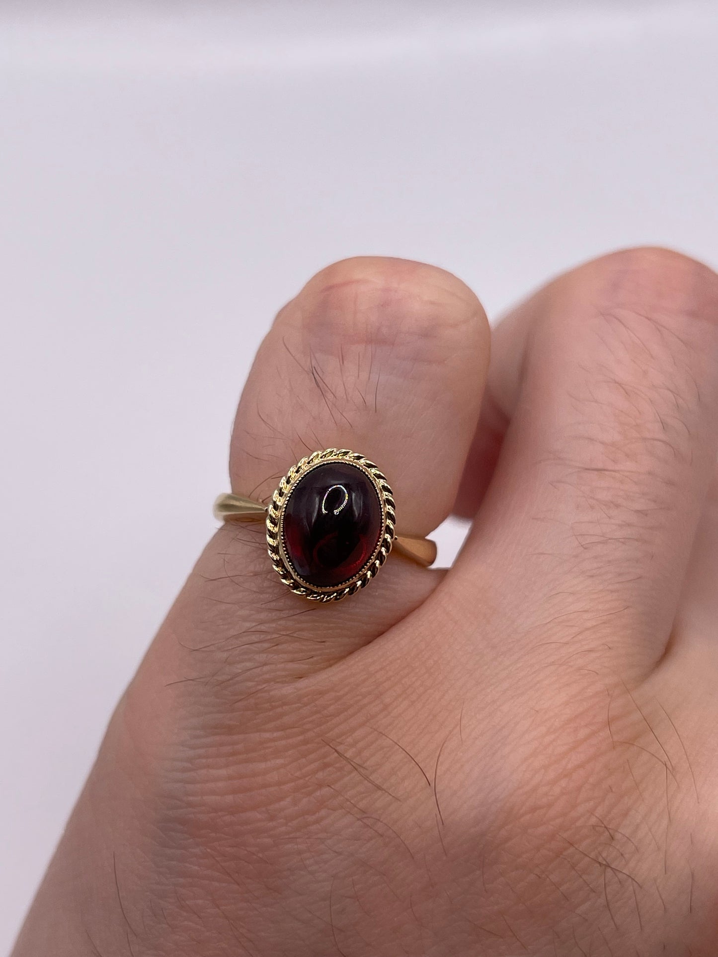 9ct gold cabochon garnet ring