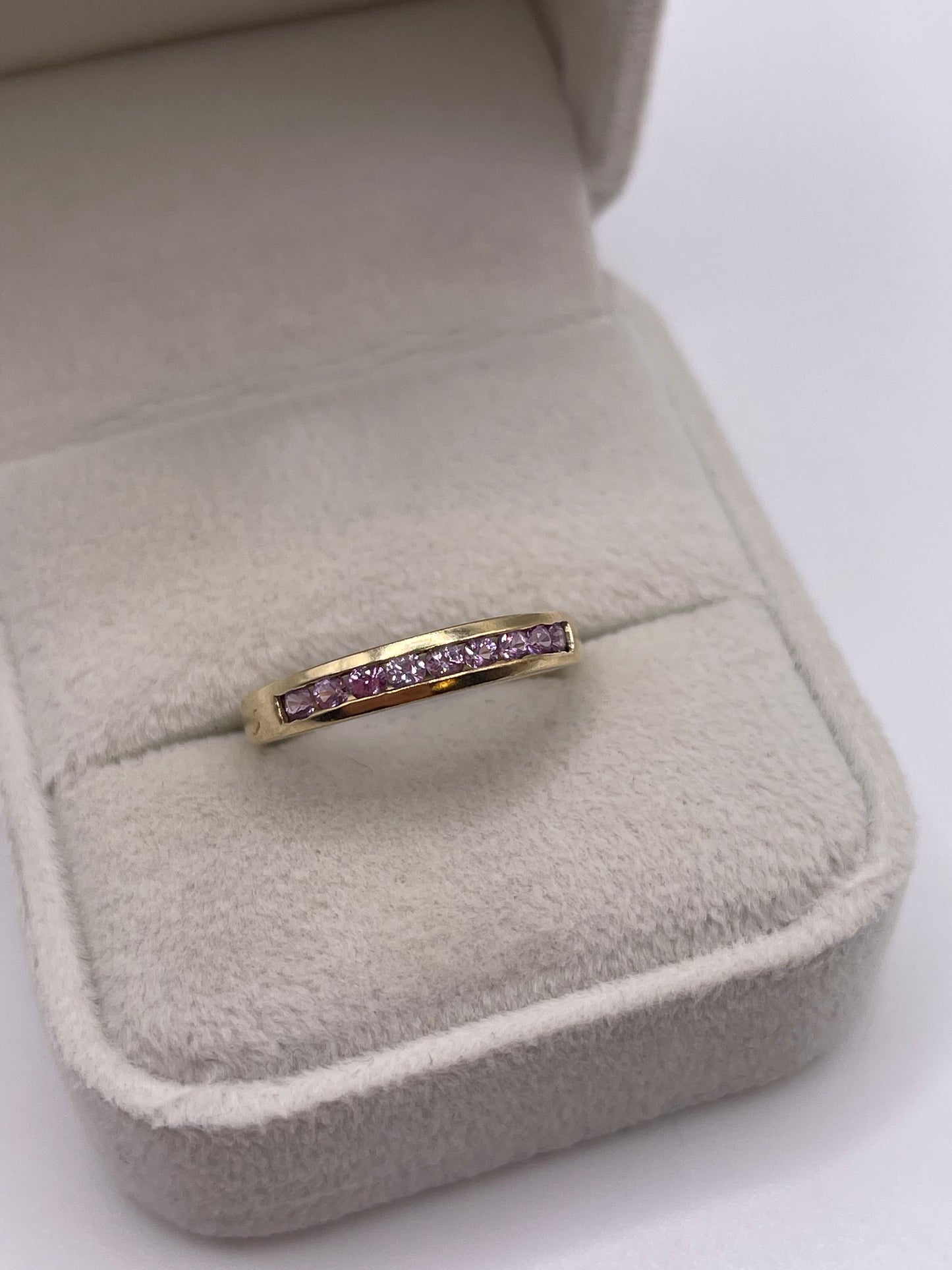 9ct gold pink sapphire ring