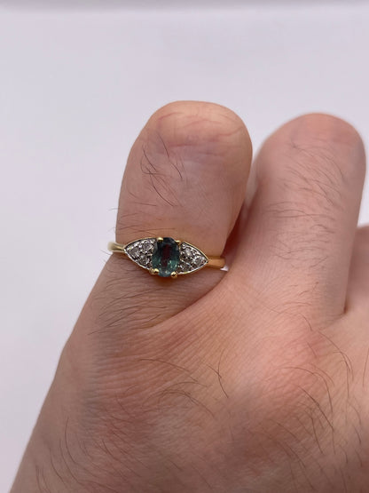 18ct gold alexandrite and diamond ring