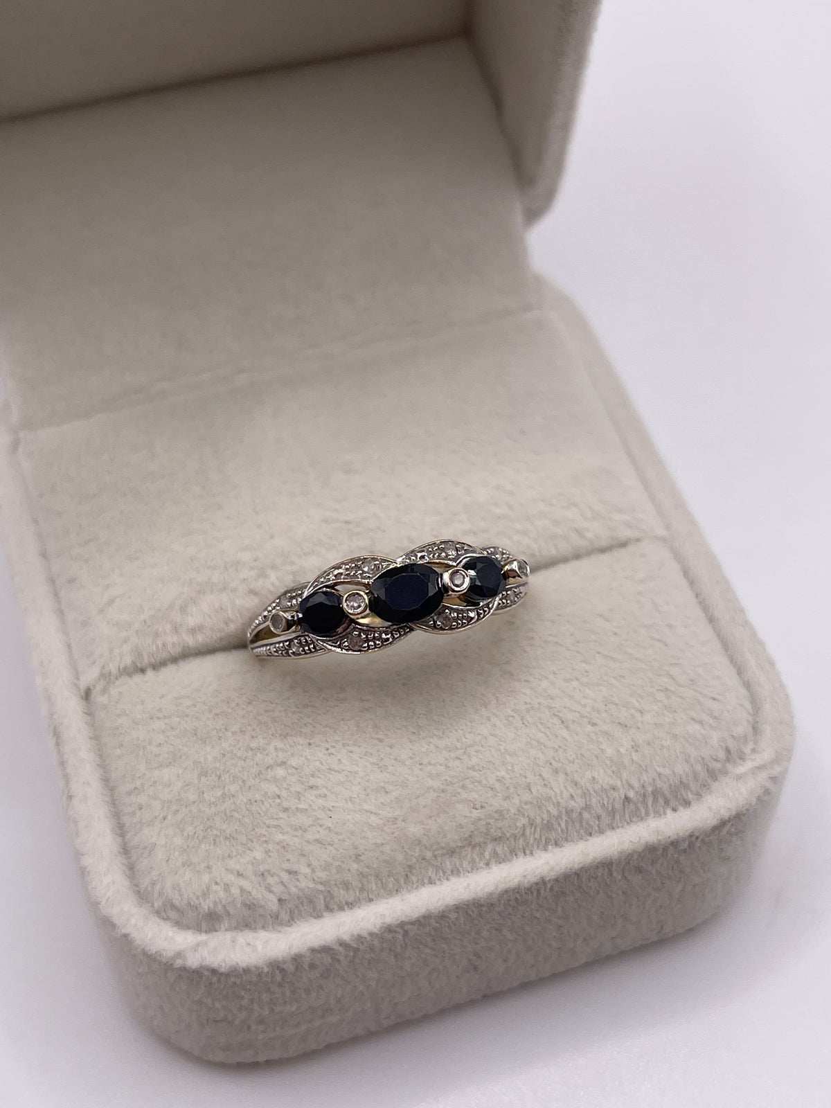 9ct gold sapphire and diamond ring