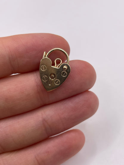 9ct gold padlock 11