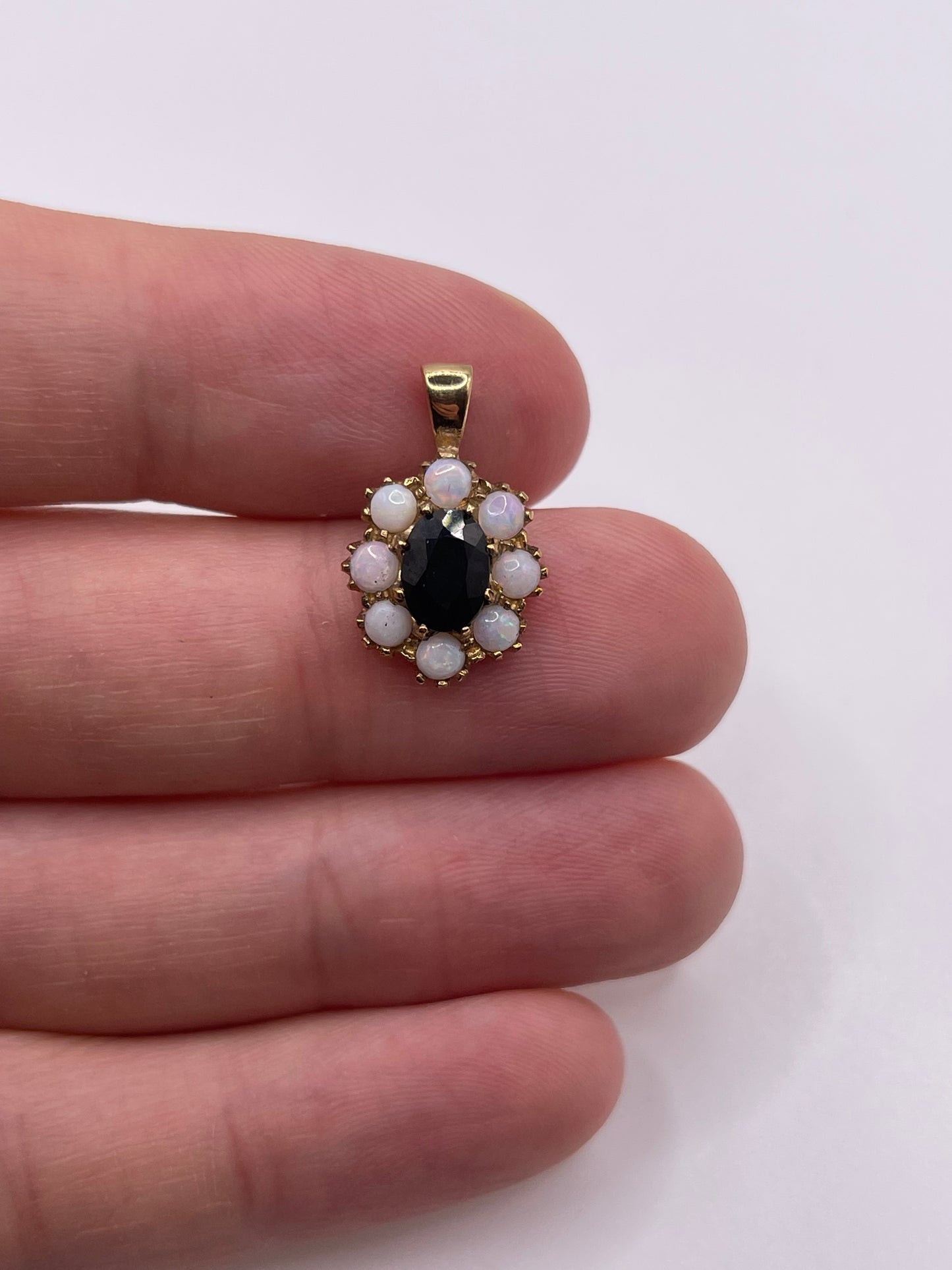 9ct gold sapphire and opal pendant