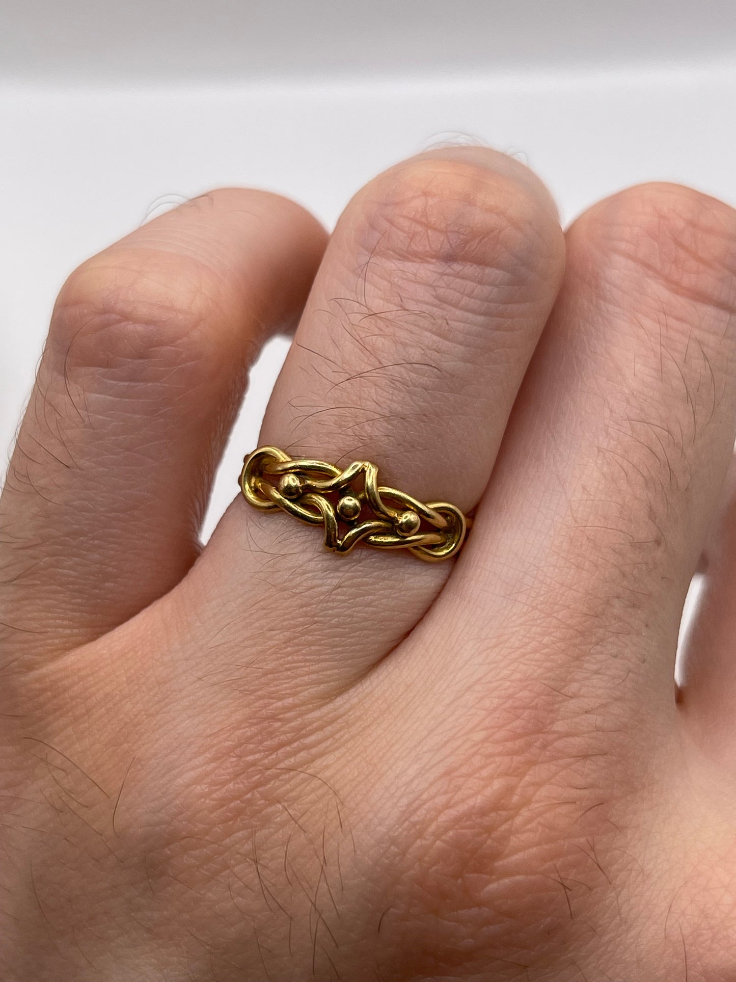 Antique 18ct gold knot ring