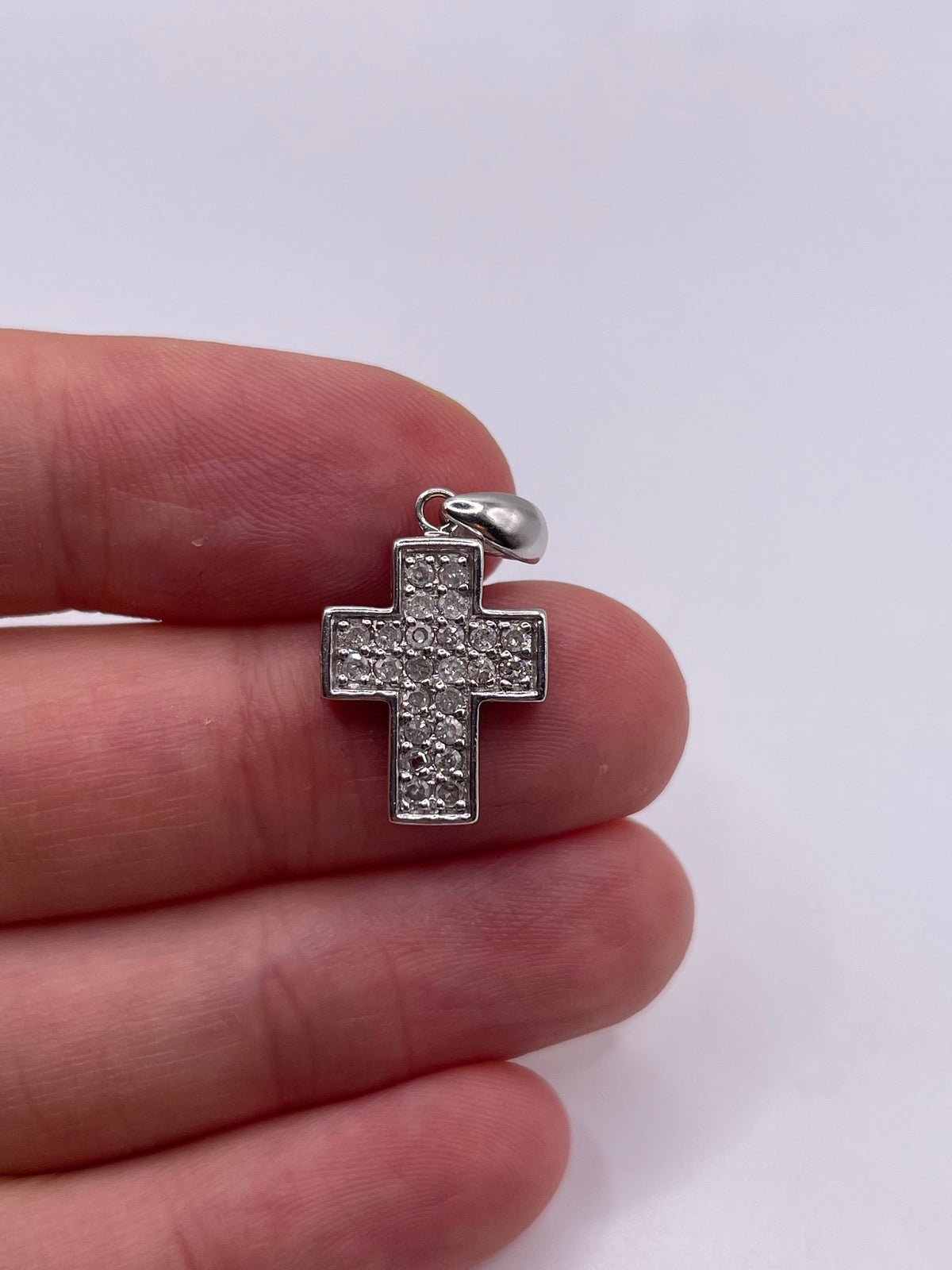 9ct white gold diamond cross pendant