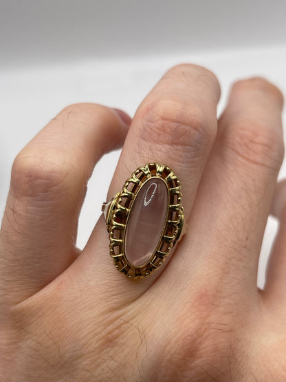 8ct gold rose quartz ring
