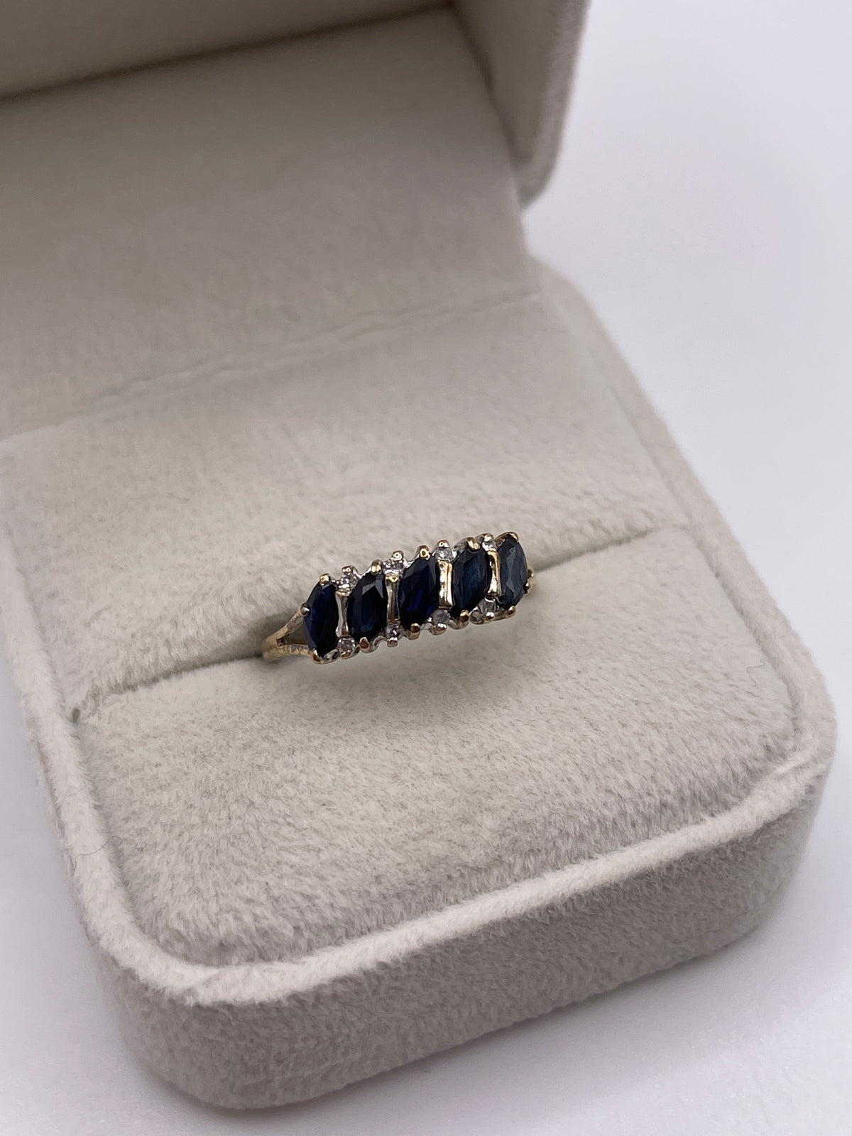 9ct gold sapphire and diamond ring