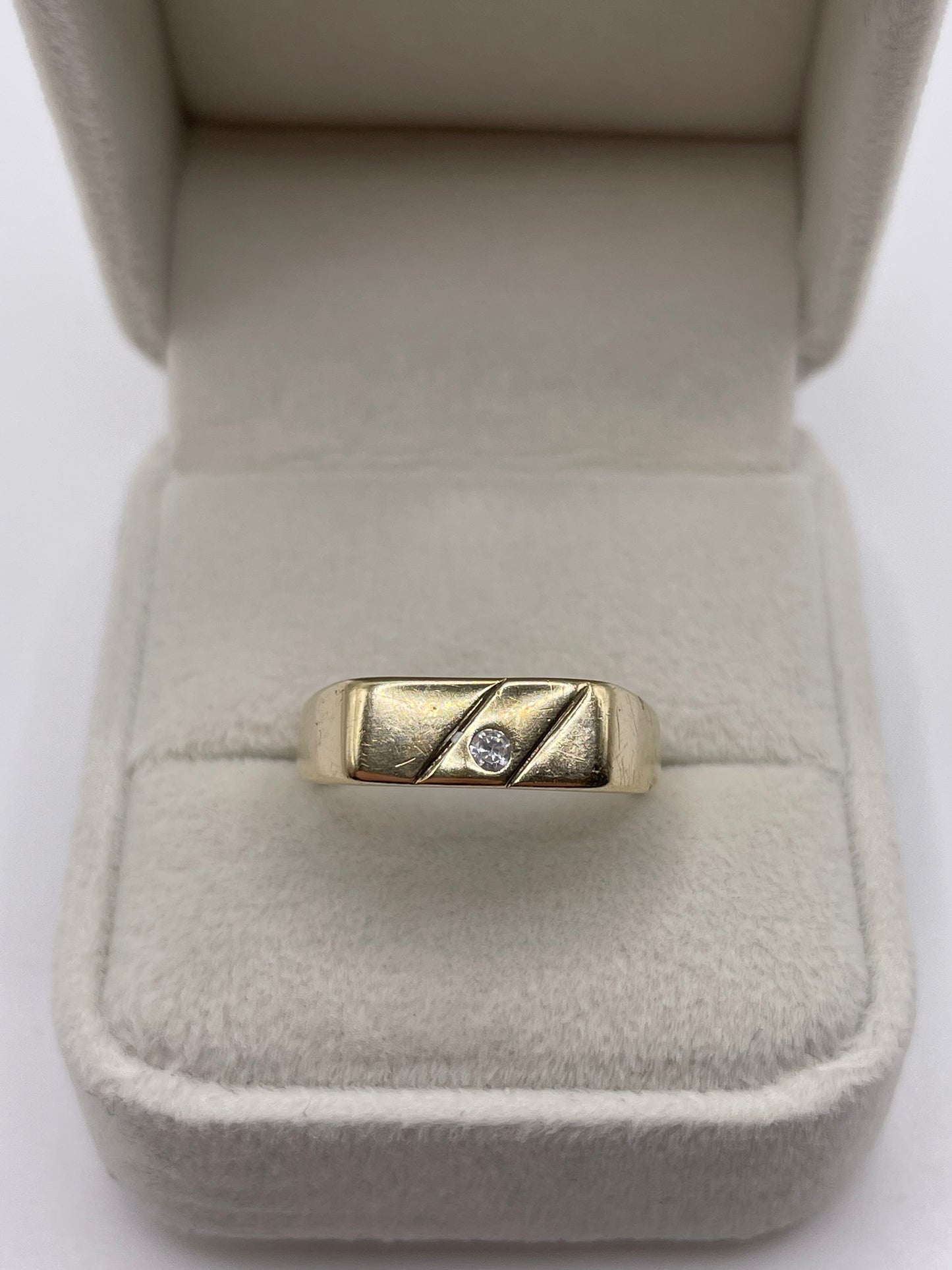 9ct gold cz signet ring