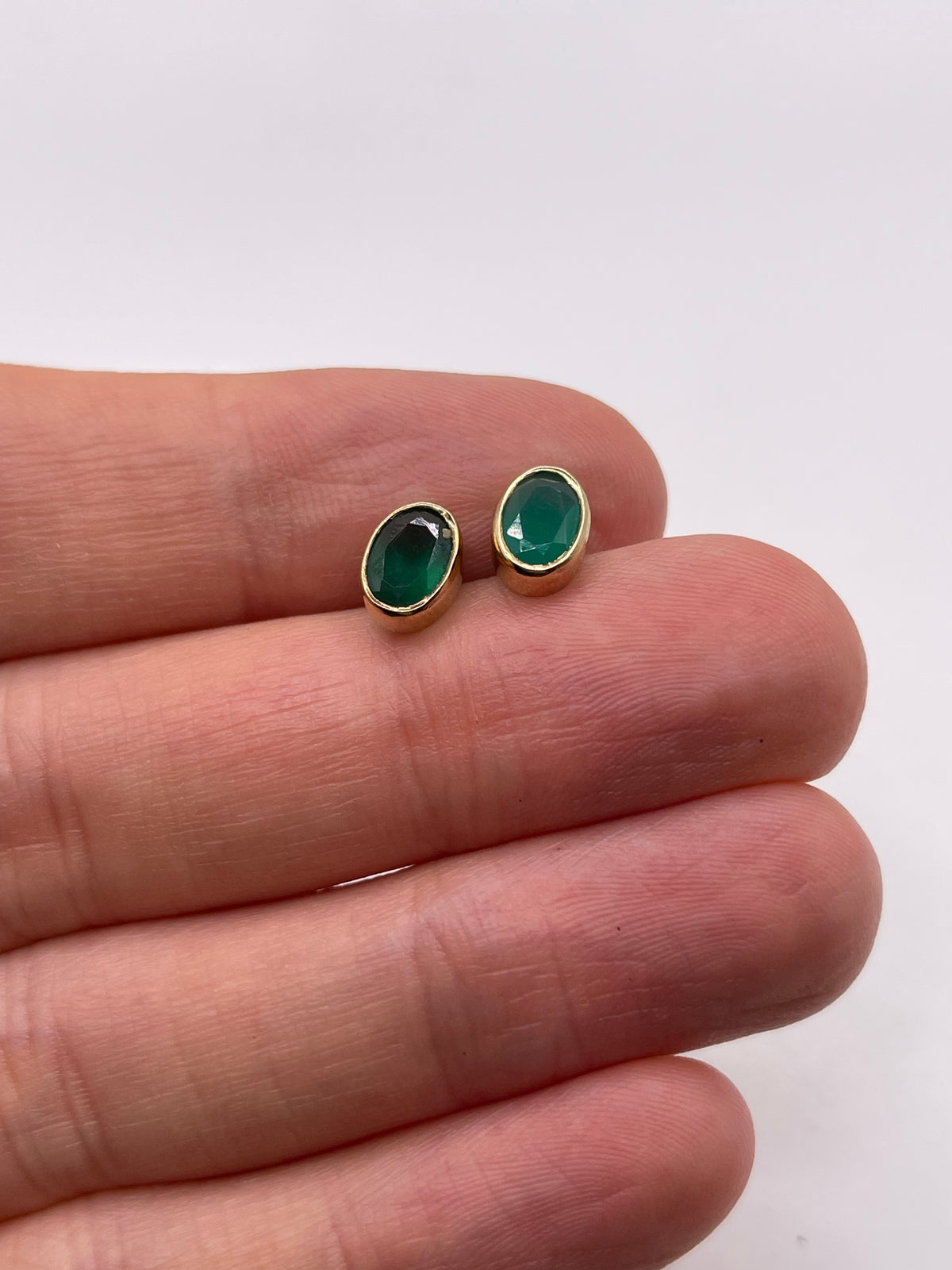 9ct gold green agate earrings