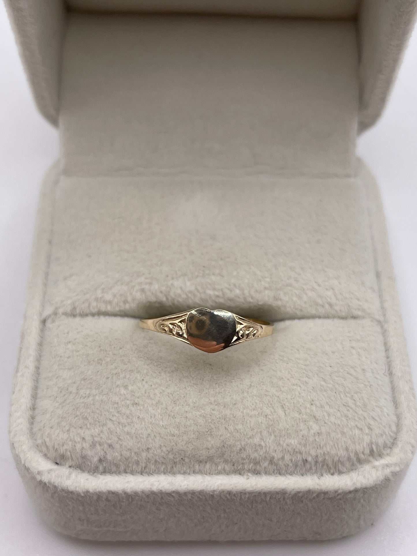 9ct gold signet ring