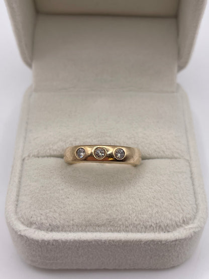 9ct gold diamond ring