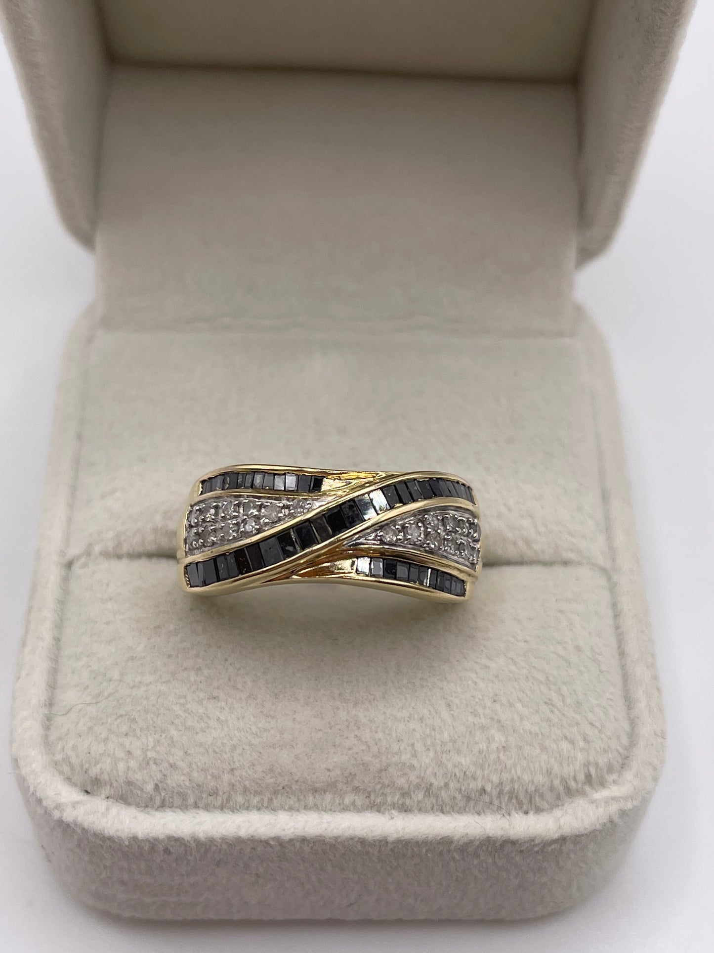 9ct gold diamond cluster ring