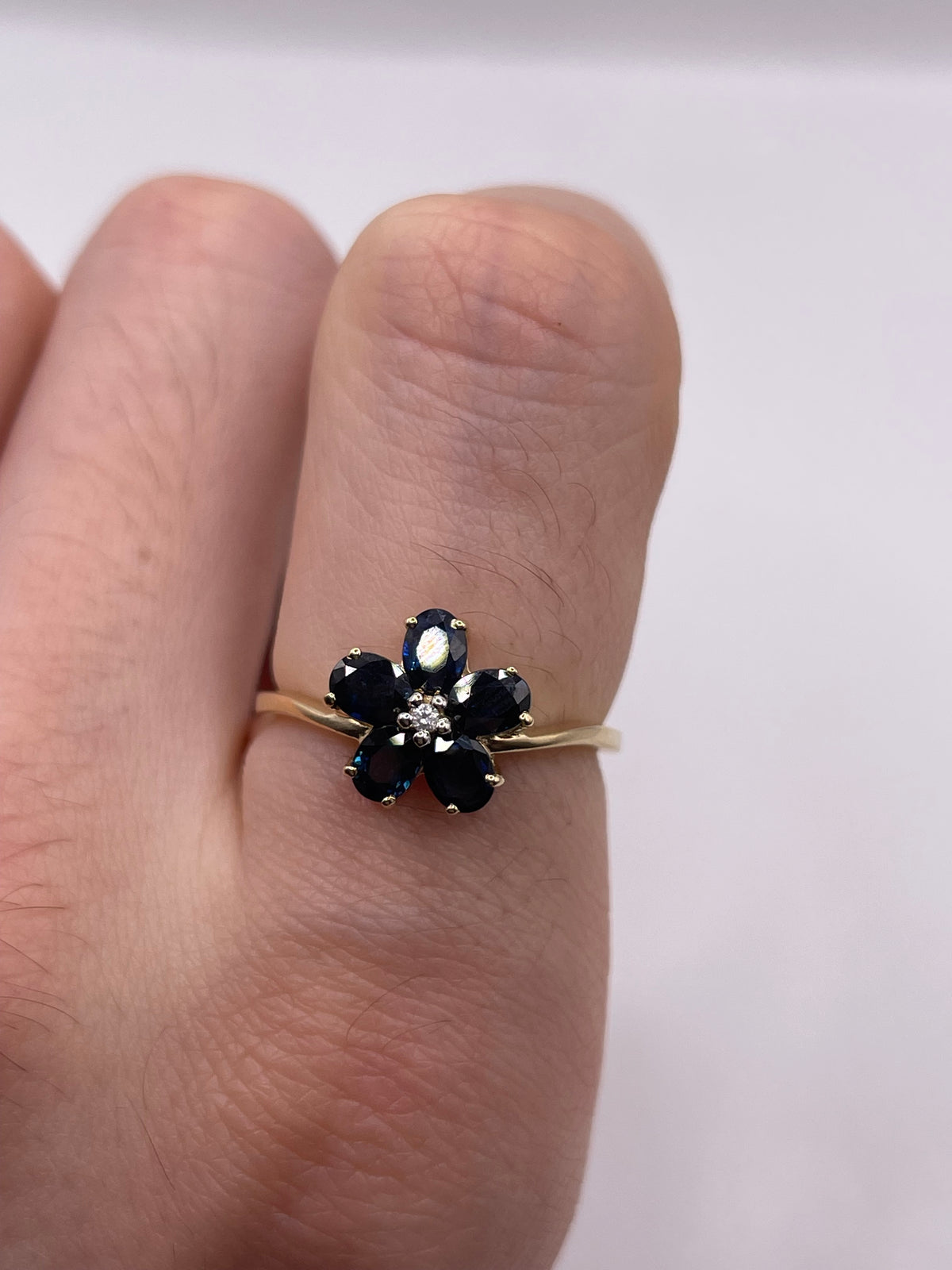 9ct gold sapphire cluster ring
