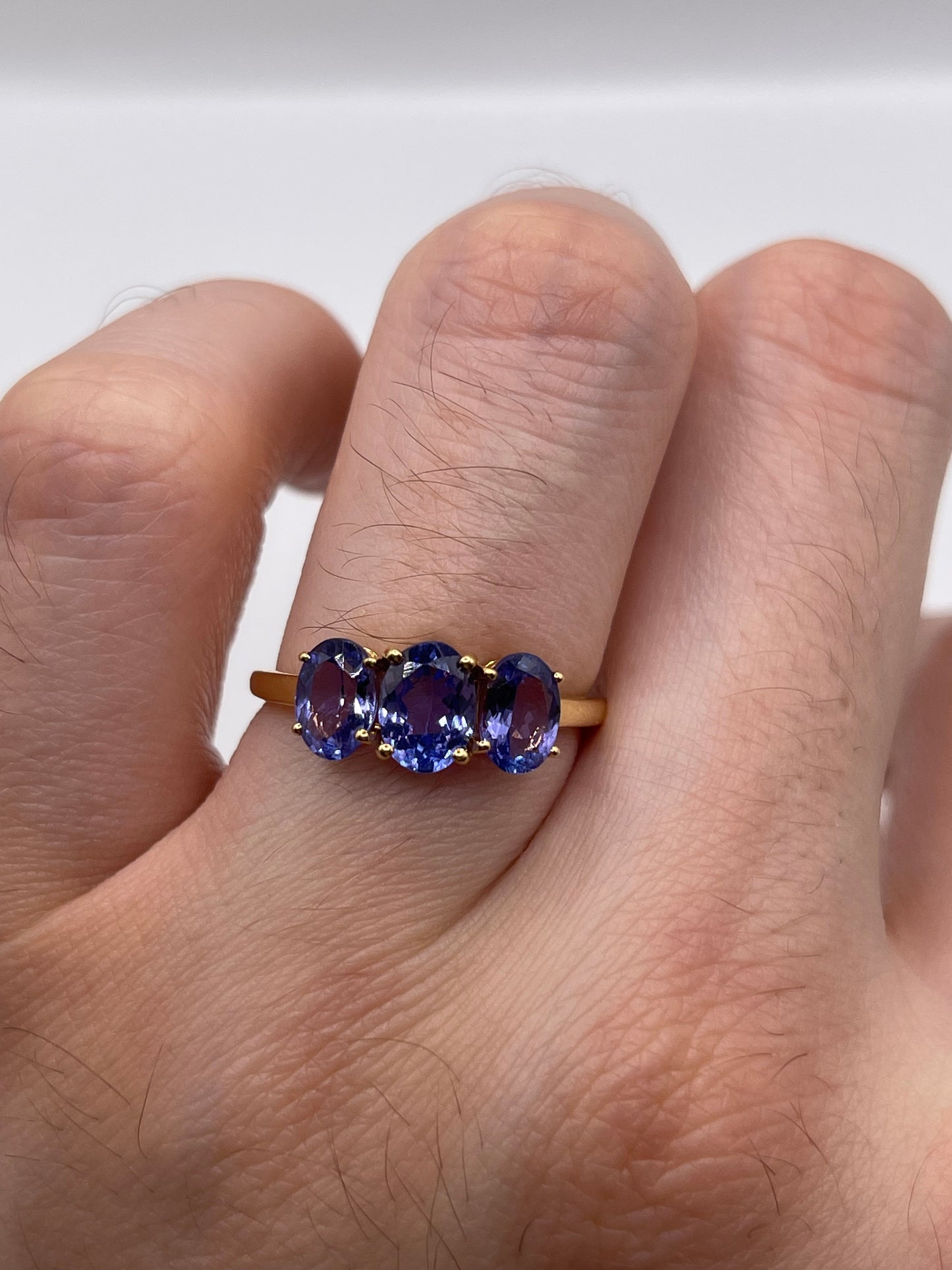 18ct gold tanzanite ring