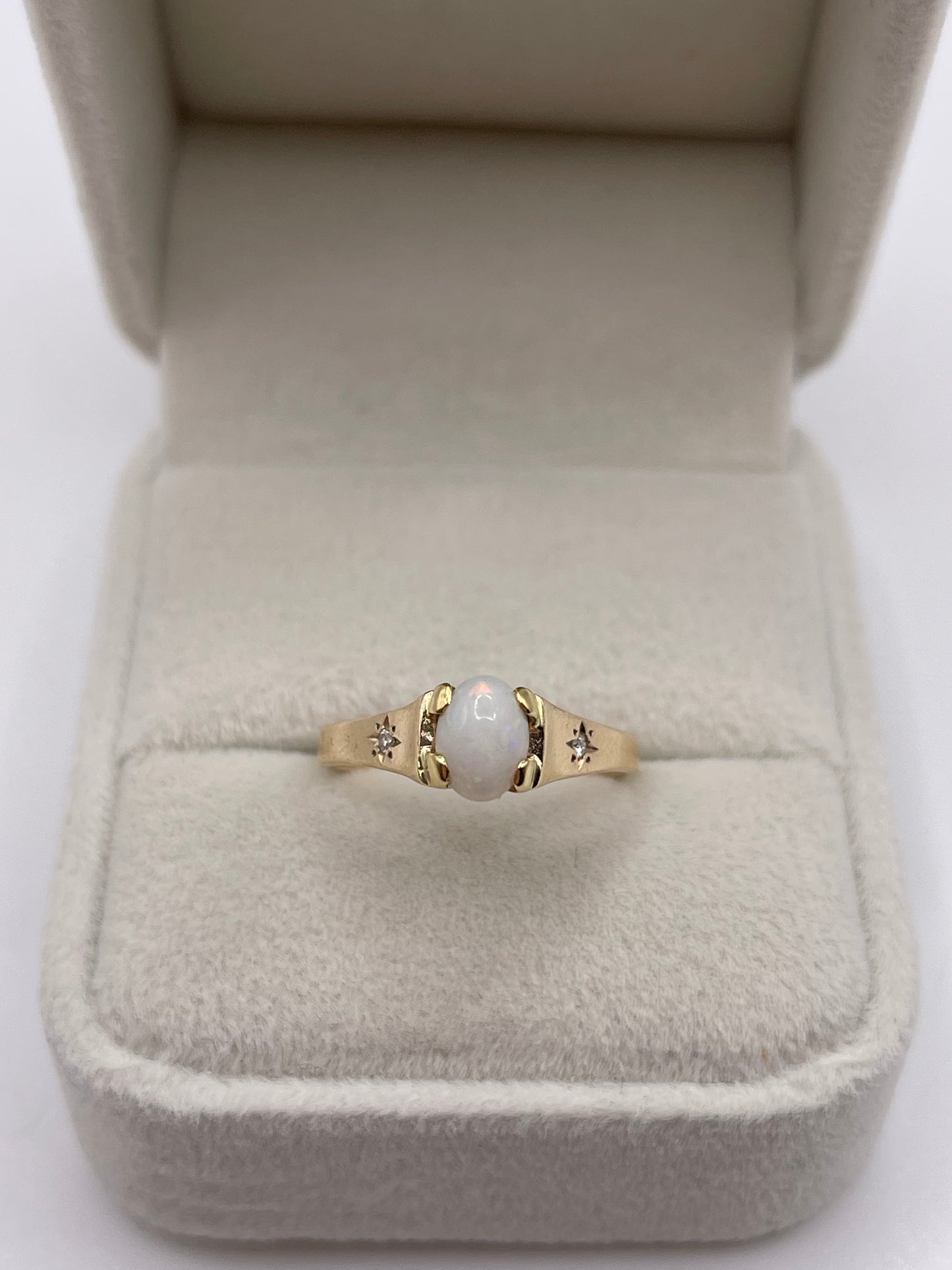 9ct gold opal and diamond ring