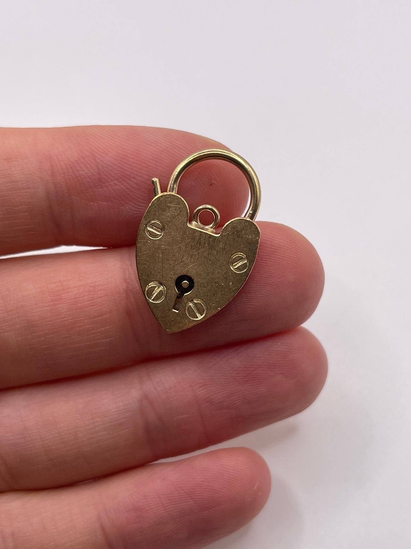 9ct gold padlock 4