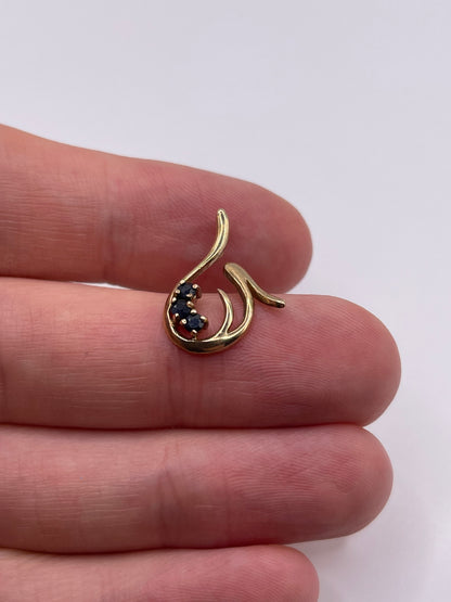 9ct gold sapphire pendant