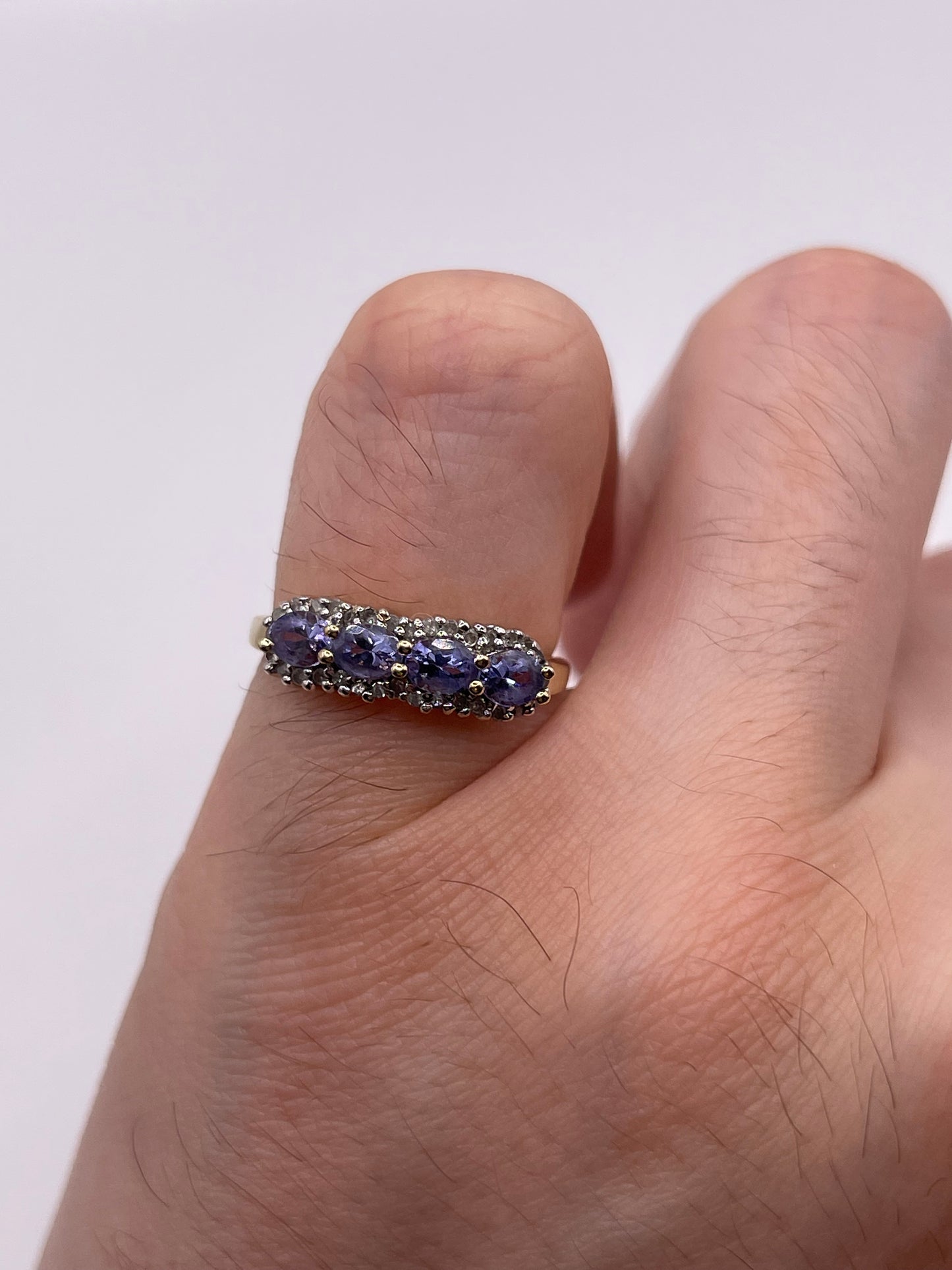 9ct gold tanzanite and diamond ring