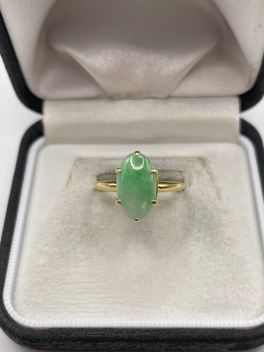 18ct gold jade ring