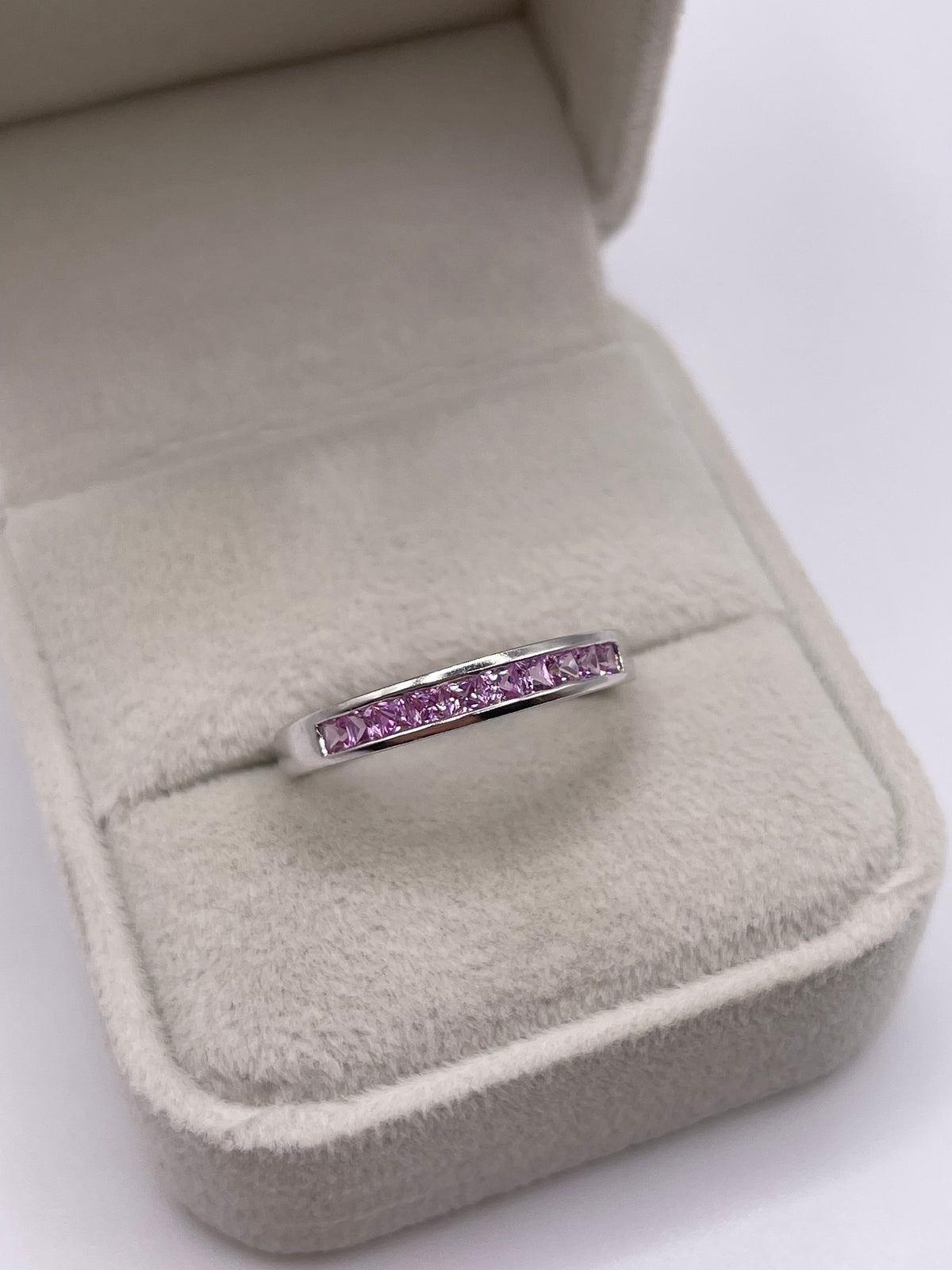 9ct white gold pink sapphire ring