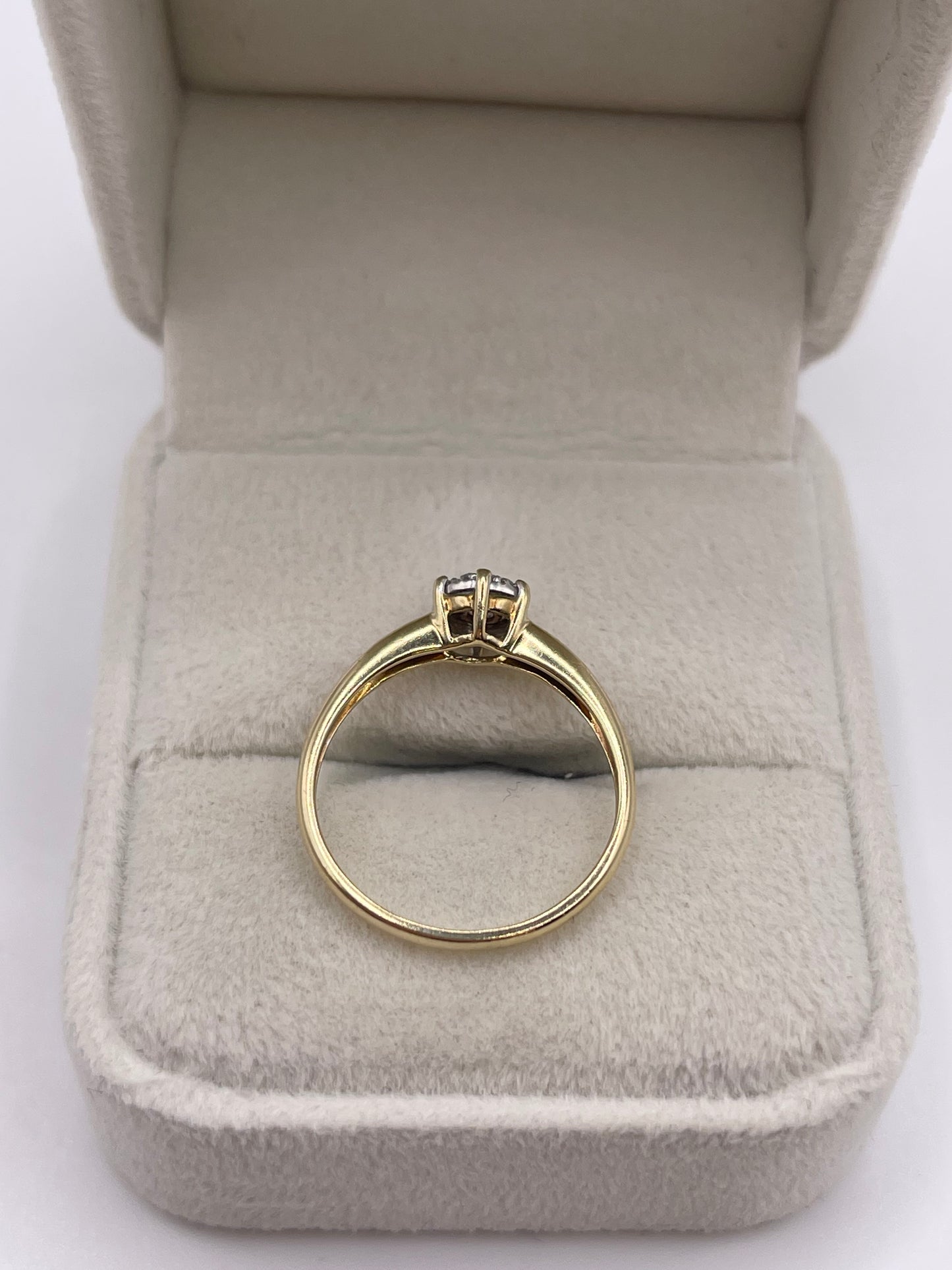 9ct gold diamond cluster ring